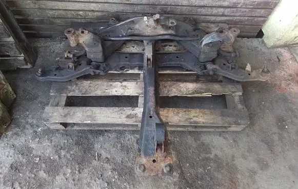Nissan Primera Front subframe