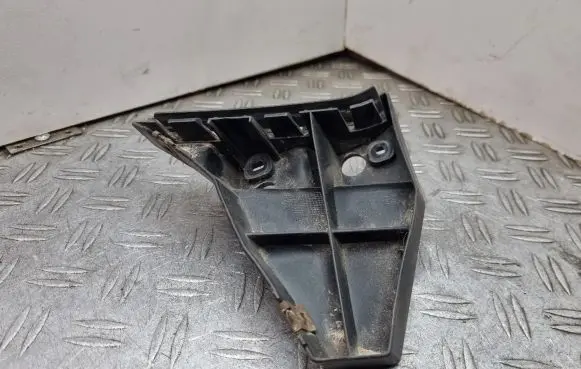 Volvo C70 Front bumper mounting bracket 08620373