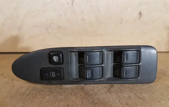 Toyota Corolla E100 Electric window control switch