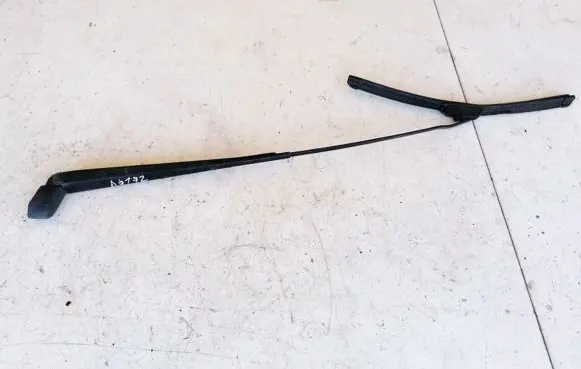 Renault Scenic I Front wiper blade arm 7700843526