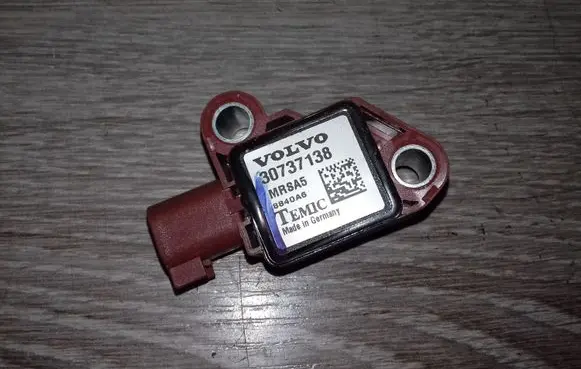 Volvo V50 Airbag deployment crash/impact sensor 30737138