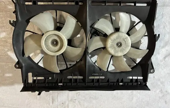 Toyota Avensis T220 Radiator cooling fan shroud 163630G050 MS1680009010 12V524001118C