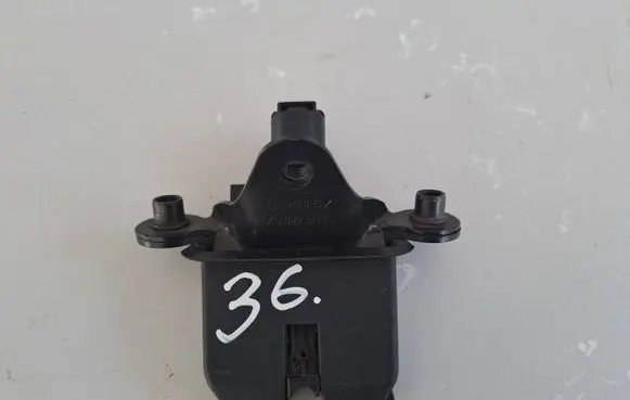 Skoda Octavia Mk2 (1Z) Tailgate/trunk/boot lock/catch/latch 1Z5827501D BN3CZ