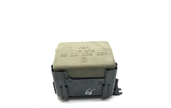 Mercedes-Benz E C207 W207 Central locking vacuum pump A2218000035 A0008000018