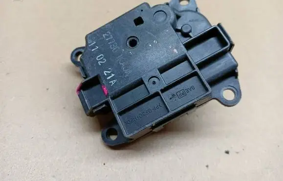 Nissan Juke I F15 Air flap motor/actuator 277301KA0A 110221A