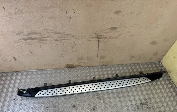 KIA Sportage Sill D9875AB100