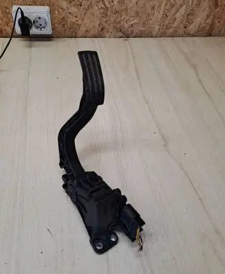Ford Fusion Accelerator throttle pedal 6PV00856710 C95YE