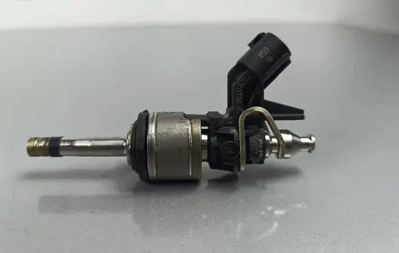 Suzuki SX4 S-Cross Fuel injector 0261500754