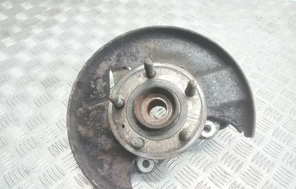 Front wheel hub spindle knuckle