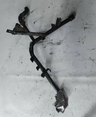 Engine coolant pipe/hose