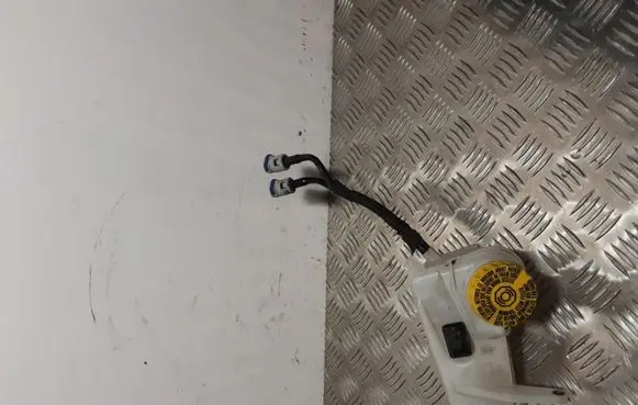 Brake fluid reservoir