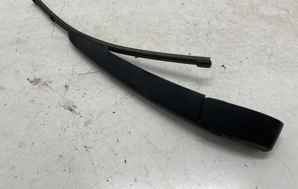 BMW X1 F48 F49 Rear wiper blade arm 7366061