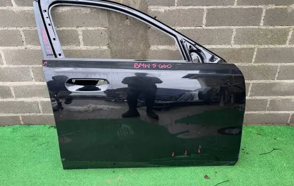 BMW 5 G60 G61 Front door 