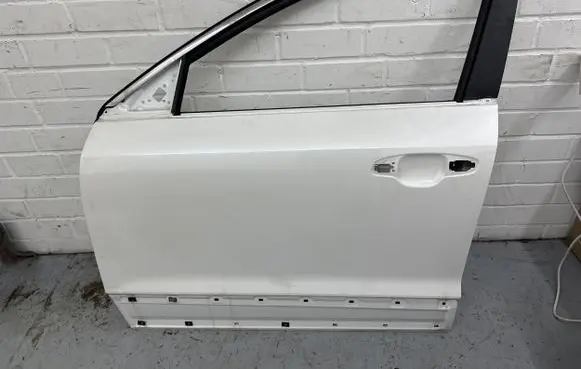 KIA Niro Front door