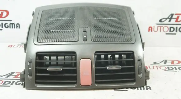 Toyota Auris 150 Dash center air vent grill 5567002110