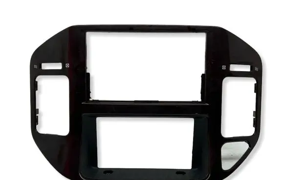 Mitsubishi Pajero Radio/GPS head unit trim MR456373