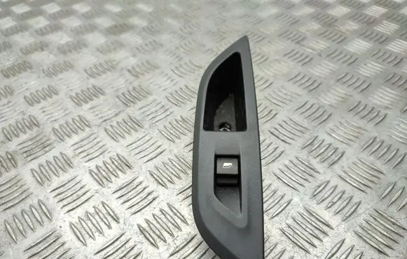 Peugeot 2008 II Electric window control switch
