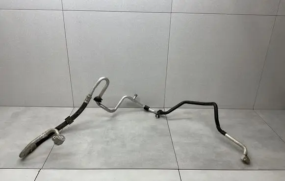 Audi Q3 8U Air conditioning (A/C) pipe/hose 8U0816743L