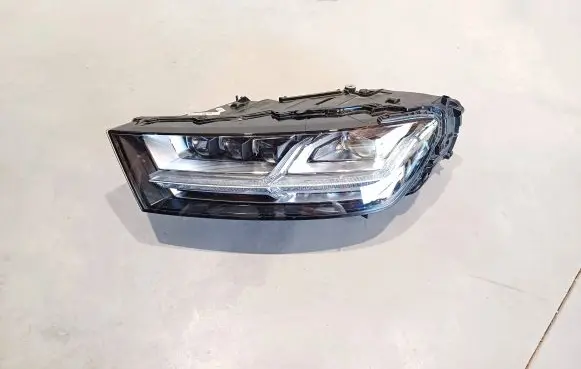 Audi Q7 4M Headlight/headlamp 4M0941783C