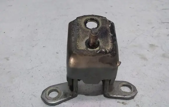 Nissan X-Trail T30 Rear door upper hinge