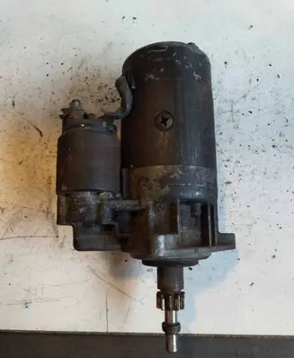 Volkswagen Transporter - Caravelle T4 Starter motor 02B911023