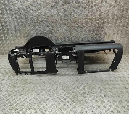 Volkswagen PASSAT B7 Dashboard 3C1857003 3C1819634J