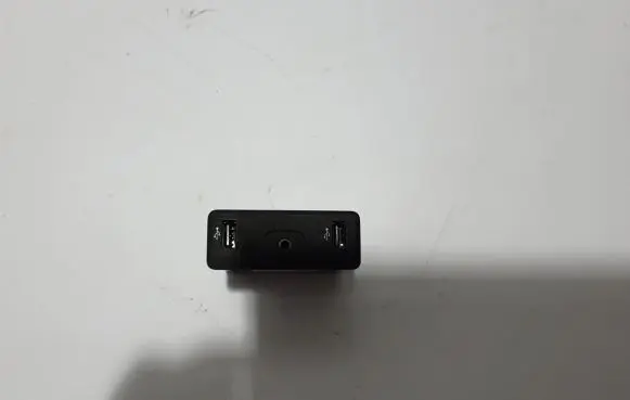 USB socket connector