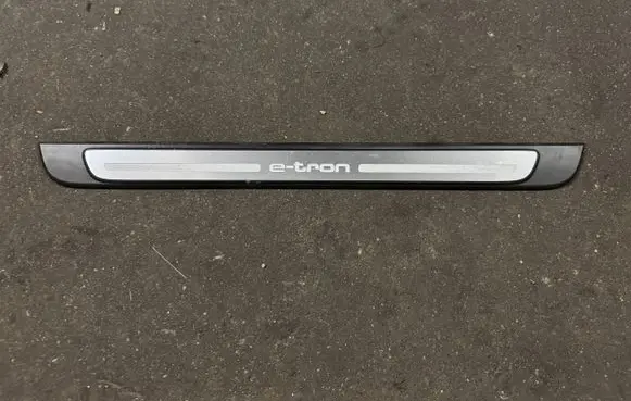 Audi A3 S3 8V Front sill trim cover 8V4853491P