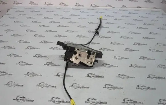 Peugeot 3008 I Front door lock