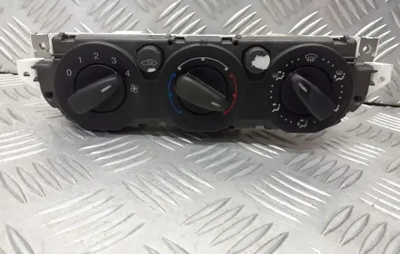 Ford Focus Interior fan control switch 3M5T19980AD