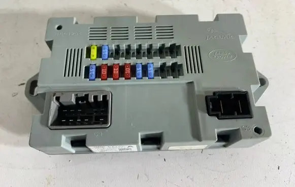 Jaguar F-Pace Fuse module CPLA14Q073AA 73707520 1901219518