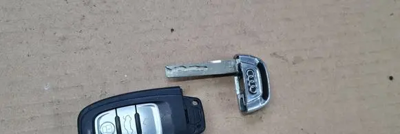 Audi A5 8T 8F Ignition key/card 8K0959754D H710083