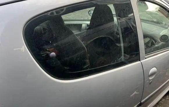 Citroen C1 Rear door window glass 