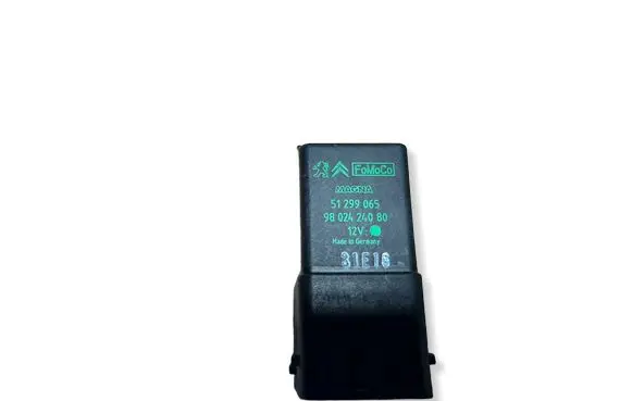 Peugeot 3008 I Glow plug pre-heat relay 9802424080 51299065 31E16