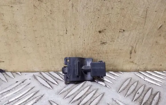 Toyota Avensis T270 Windshield washer spray nozzle 