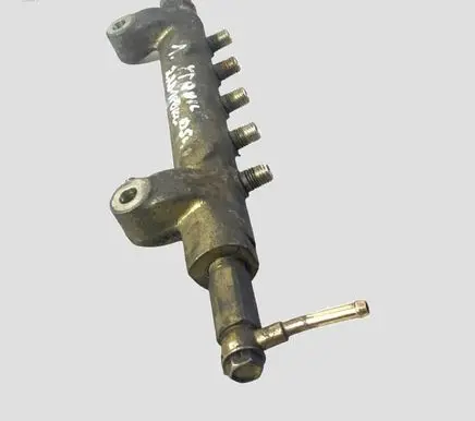 Nissan X-Trail T30 Fuel main line pipe