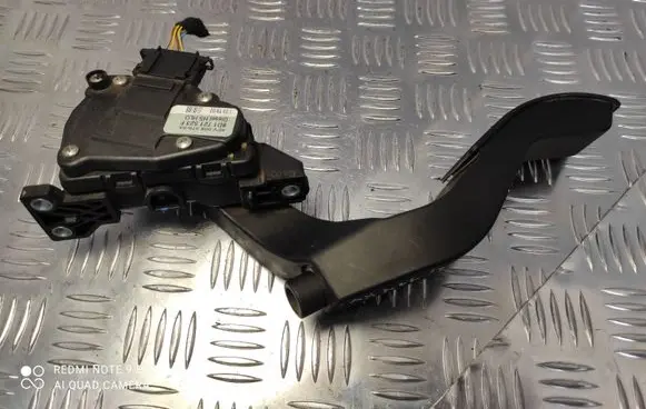 Audi A6 S6 C5 4B Accelerator throttle pedal 8D1721523F