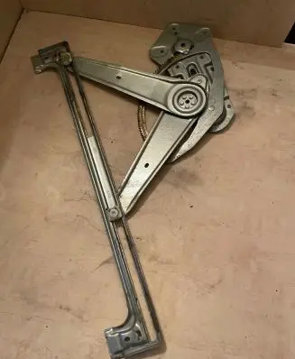Volvo C30 Front door electric window regulator 983164102
