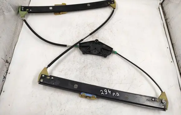 Front window lifting mechanism without motor