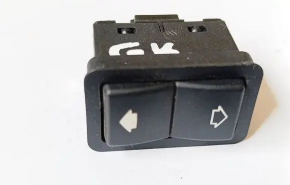 BMW 5 E39 Electric window control switch 8368974
