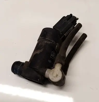 Ford Mondeo MK IV Windscreen/windshield washer pump 1S7117K624FE