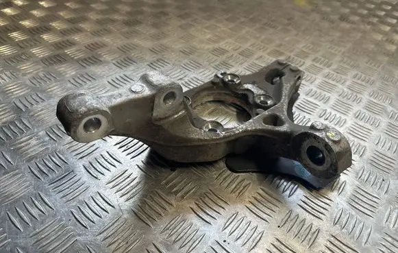 Rear wheel hub