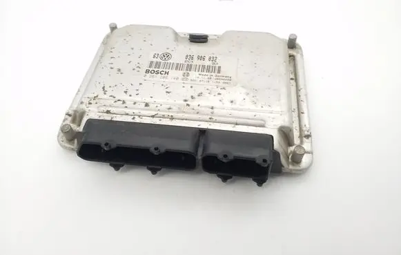 Volkswagen Golf V Engine control unit/module ECU 036906032 0261206140