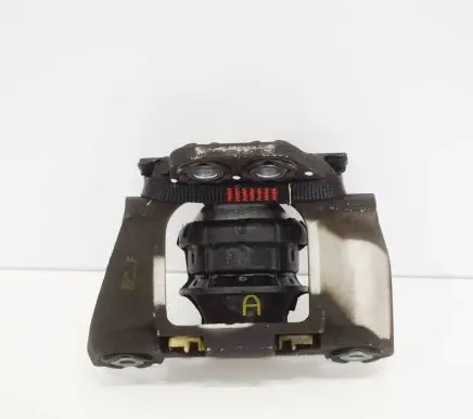 Volvo XC90 Engine mount bracket 32137494