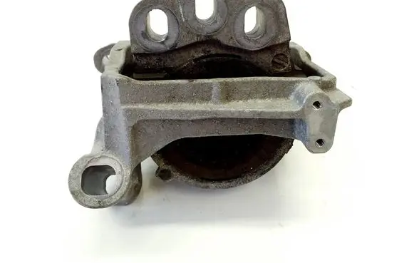 Mazda CX-5 Engine mount bracket 