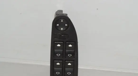 BMW 5 E39 Electric window control switch 6907110