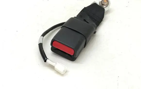 Rear seatbelt buckle