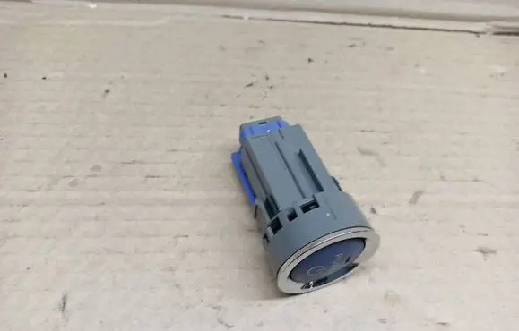 Engine start stop button switch