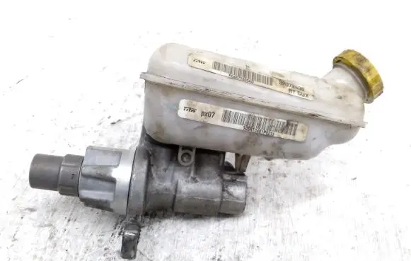 Chrysler Town & Country V Master brake cylinder P04877805AD 32072436