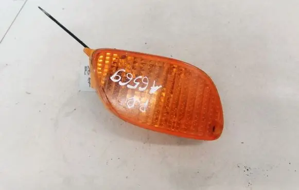 Ford Focus Front indicator light XS4X13368A XS4X-13368-A